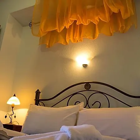 Otel Ismini